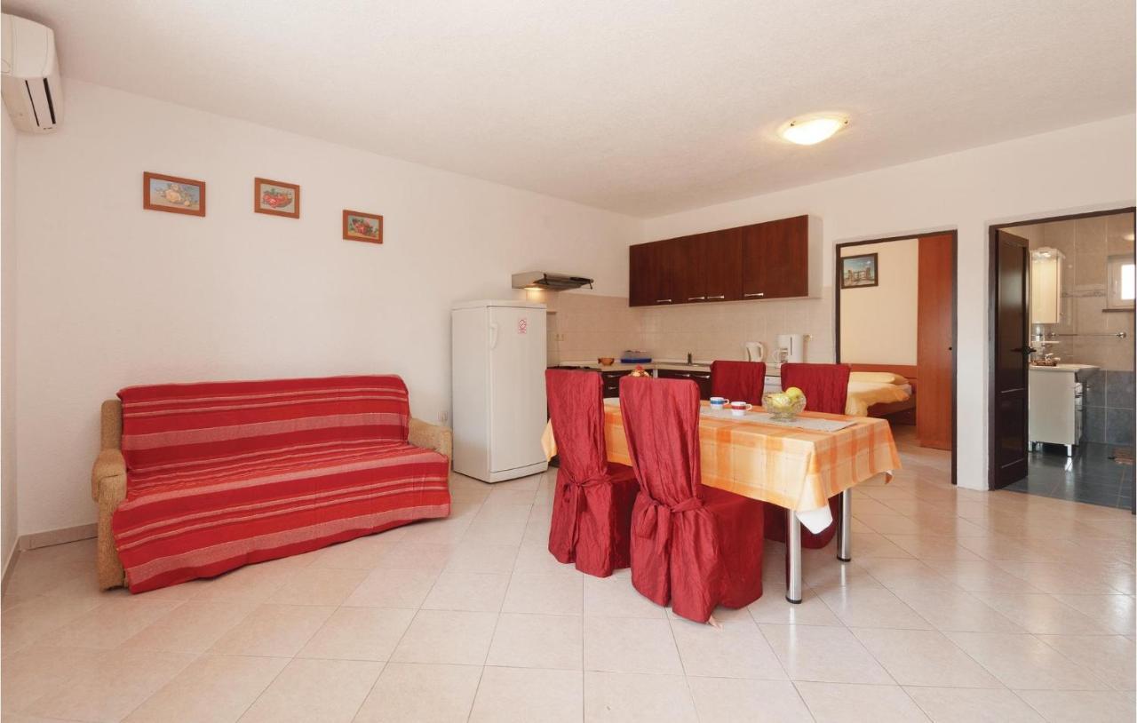 Awesome Apartment In Cesarica With House Sea View エクステリア 写真